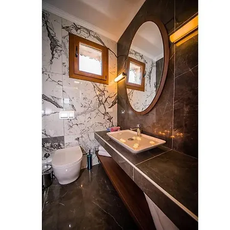 Luxury With Private Pool And Stunning Garden 费特希耶