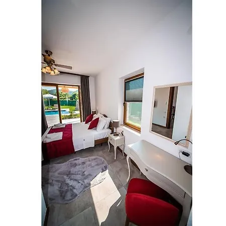 Luxury With Private Pool And Stunning Garden * 费特希耶