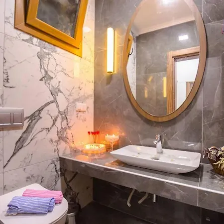 Luxury With Private Pool And Stunning Garden 费特希耶